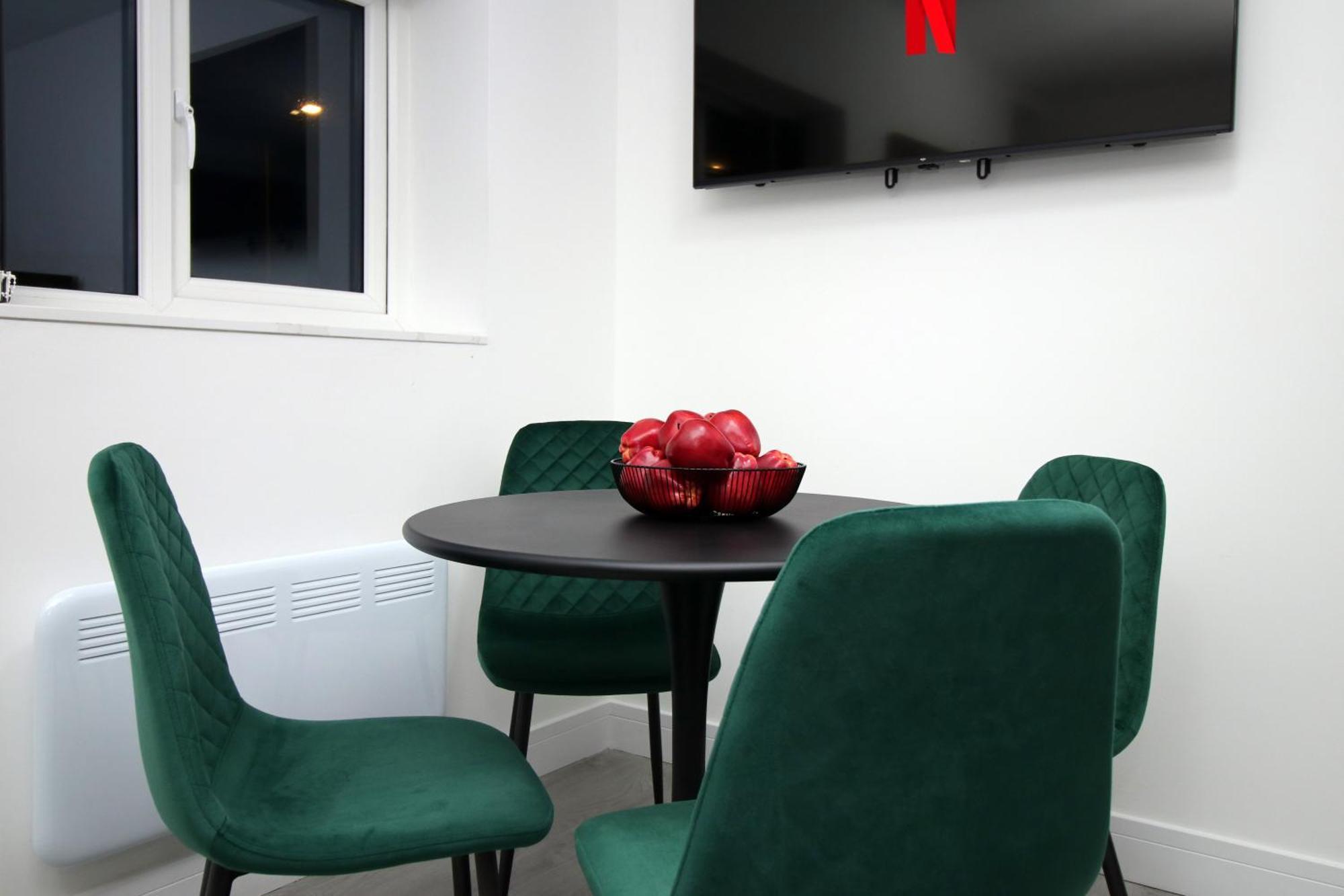 New Cardiff Bloc Exclusive Apartments By Prime Stays - Shops And Parking - Great For Groups And Families מראה חיצוני תמונה